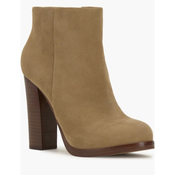 Vince Camuto-Cayelsa Platform Bootie (Women) Size 9M
NWOB - Picture 2 of 7